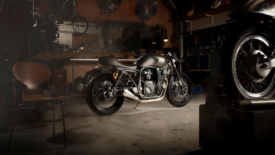 Préparation café racer bobber XJR 1300 Yamaha YARD BUILT