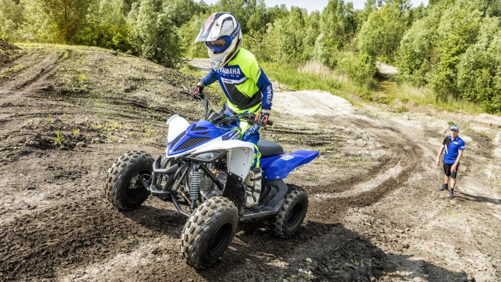 Yamaha-YFM-90-2017 Tarifs,dispos,photos,coloris,accessoires