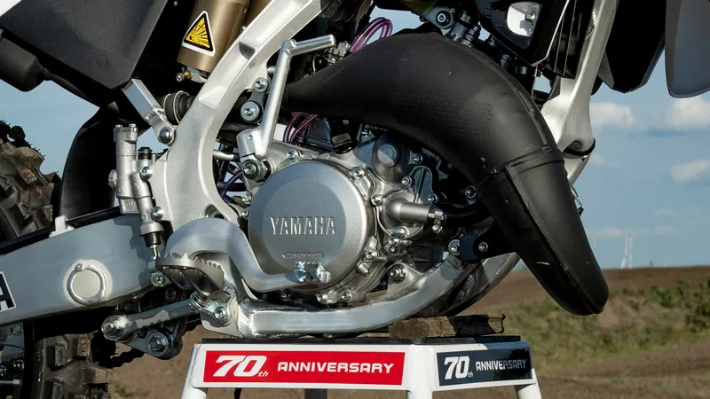 Échappement YZ 125 gain réel de performance ou simple bruit