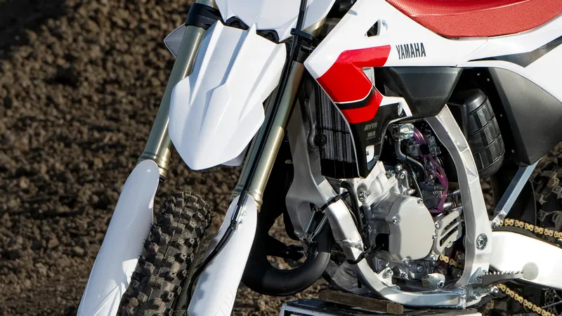 Kit plastique complet YZ 125 : quand c’est la meilleure option