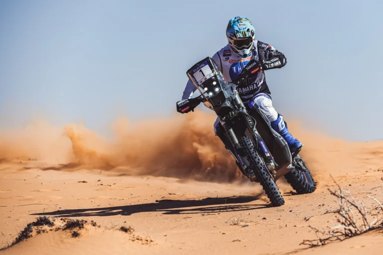 Adrien Van Beveren au guidon de sa Yamaha WR450F Rally lors du Dakar