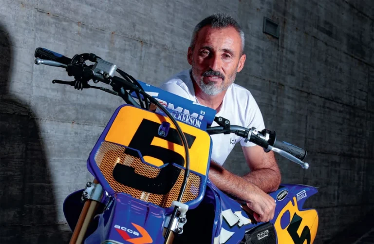 Andrea Bartolini en action en motocross sur Yamaha lors d’un Grand Prix mondial