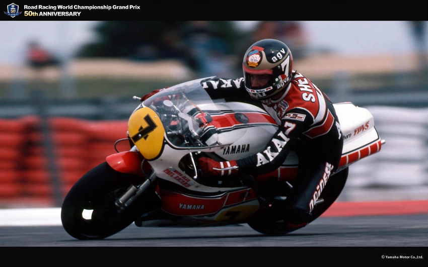 Barry Sheene pilote moto casque Donald Duck numéro 7 en Grand Prix