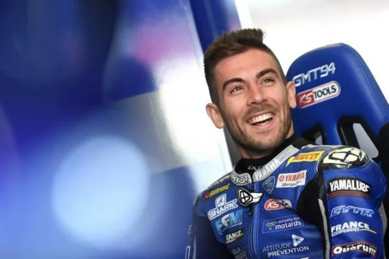 Corentin Perolari pilote français champion du monde Supersport 2025
