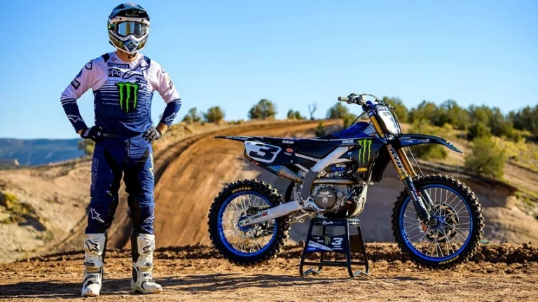 Eli Tomac en action sur sa Yamaha YZ450F en championnat AMA Supercross