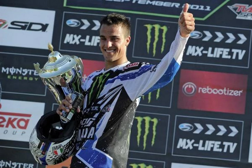 Gautier Paulin en action en motocross sur Yamaha en championnat du monde