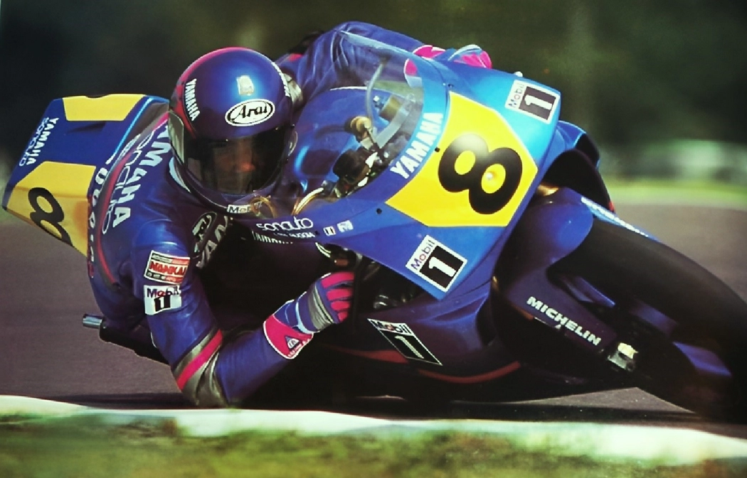 Jean-Philippe Ruggia en action sur Yamaha en Grand Prix moto