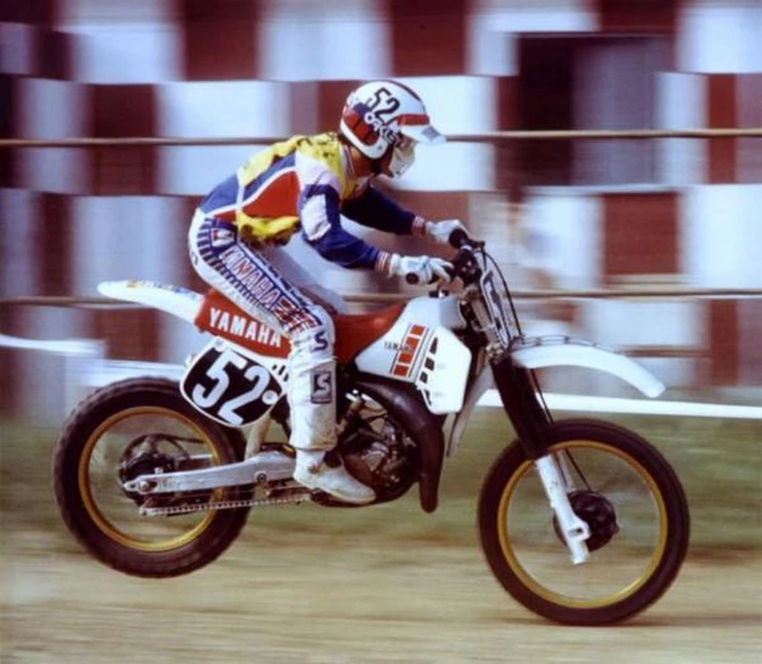 Jim Gibson pilote américain Yamaha en championnat du monde de motocross 125