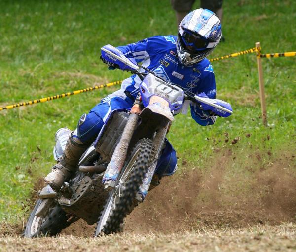 Marc Germain pilote Yamaha en compétition d’enduro