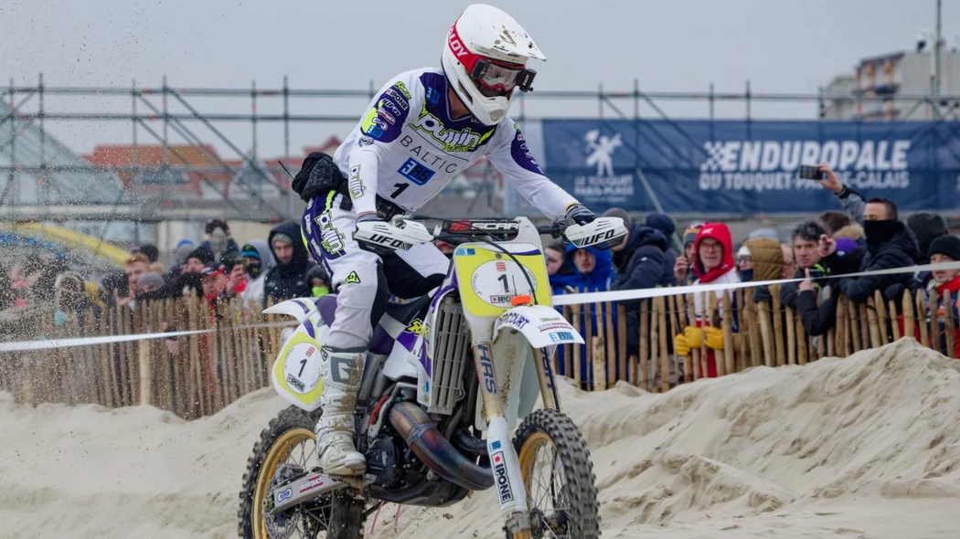 Nicolas Dercourt pilote motocross français en action sur Yamaha