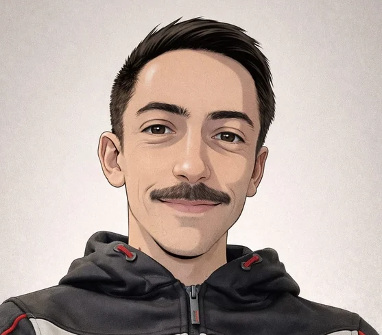 Pierre, magasinier et vendeur e-commerce chez Planète Yam, passionné de moto et pièces Yamaha