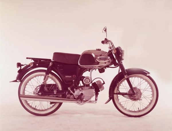 Yamaha 75 YG-1DX 1964 moto vintage deux temps