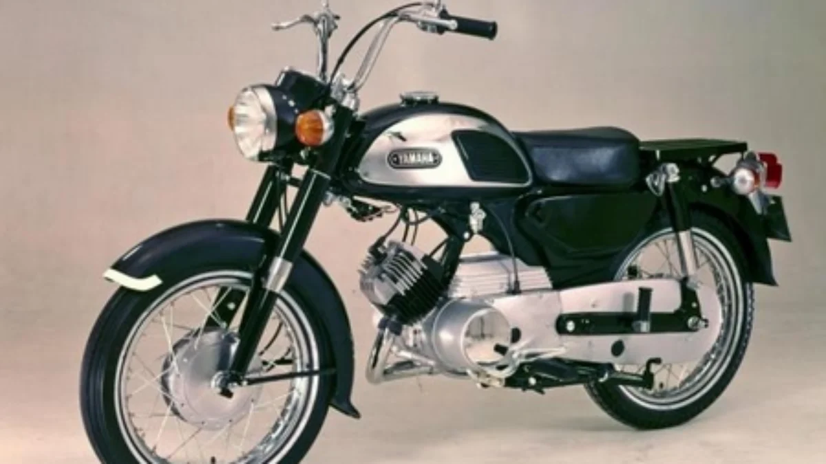 Yamaha A7 (1968) : la 125 deux temps élégante et mythique Yamaha A7 (1968) : la 125 deux temps élégante et mythique