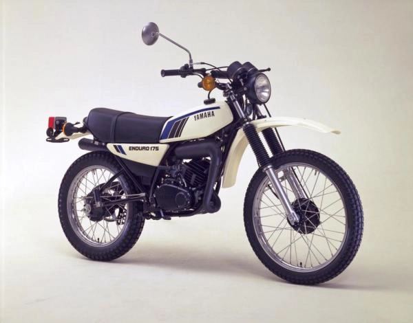 Yamaha DT 175 MX 1979 enduro deux temps vintage Yamaha