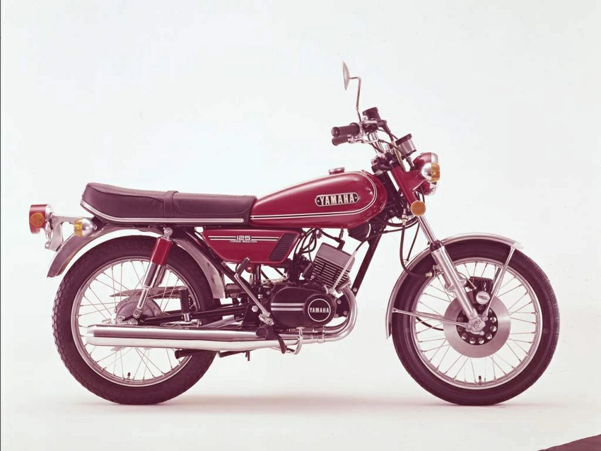 Yamaha RD125 1973 moto 125cc deux temps sportive vintage