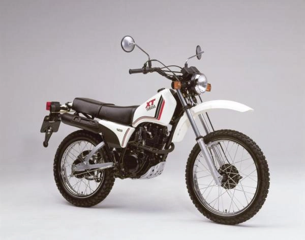 Yamaha XT 125 1982 trail 125cc quatre temps vintage
