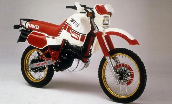 Moto Yamaha XT600Z Ténéré type 1VJ coloris blanc et rouge d'origine 1986.