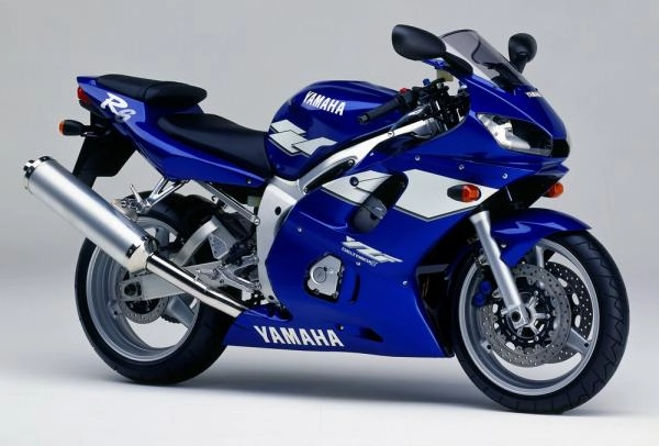 Moto Yamaha YZF-R6 millésime 1999 bleue sur circuit