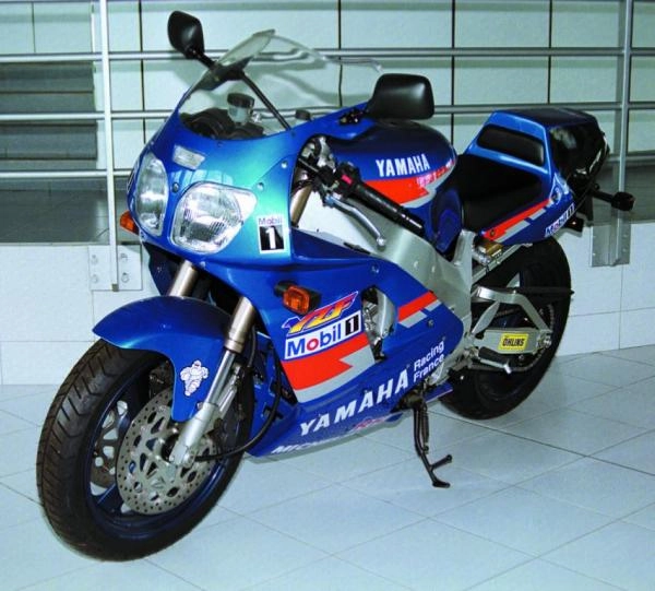 Moto Yamaha YZF750R Replica Bol d'Or 1994 numérotée aux couleurs Yamaha Motor France